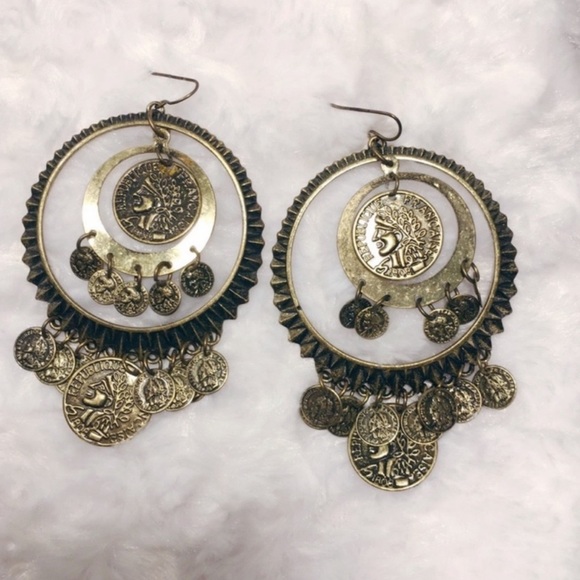 Jewelry - RUSTIC GOLD STATEMENT EARRINGS